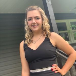 Meet your Posher, Chloe